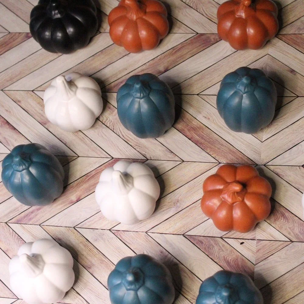 Small Festive Pumpkin Decor Set - Multicolor